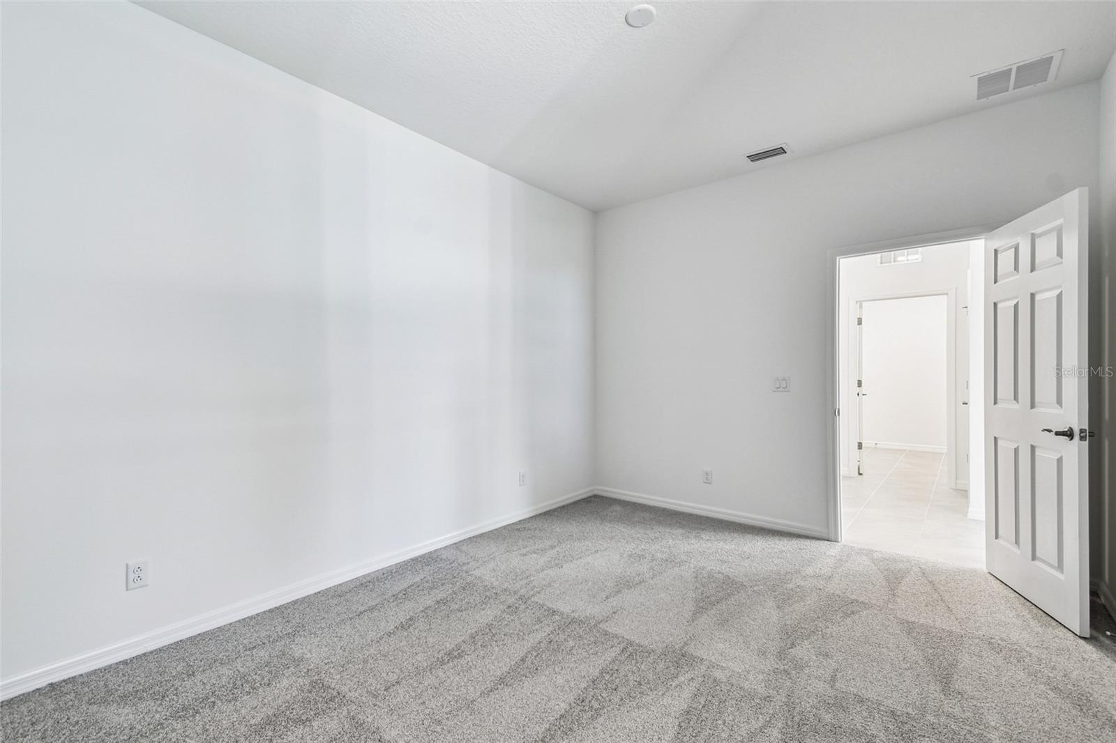 SWEETWATER VILLAS AT LAKEWOOD RANCH - Residential