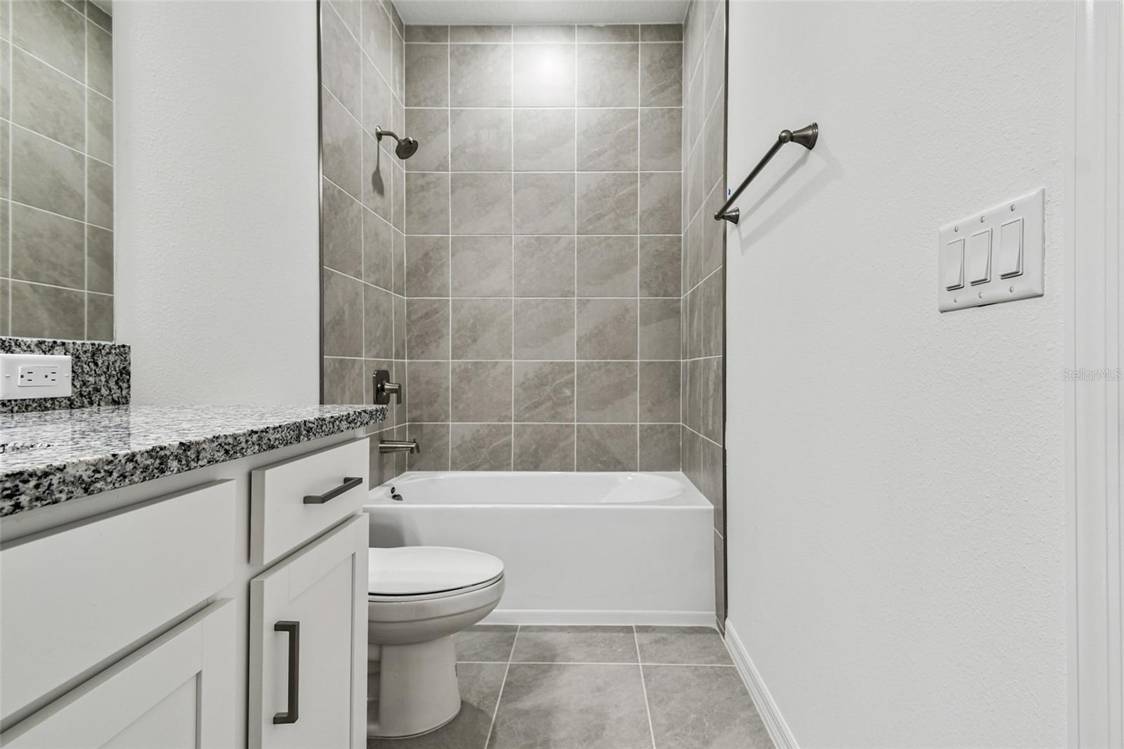 SWEETWATER VILLAS AT LAKEWOOD RANCH - Residential