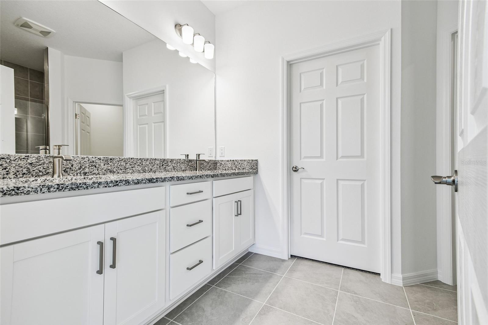 SWEETWATER VILLAS AT LAKEWOOD RANCH - Residential