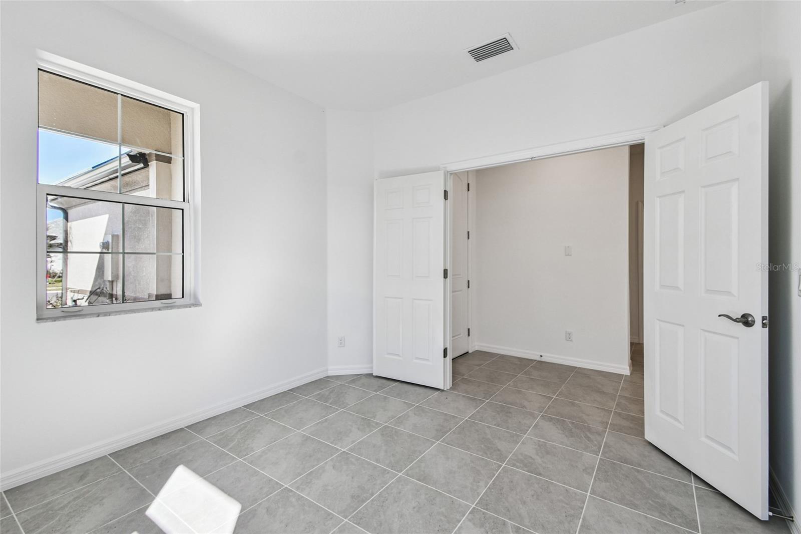 SWEETWATER VILLAS AT LAKEWOOD RANCH - Residential