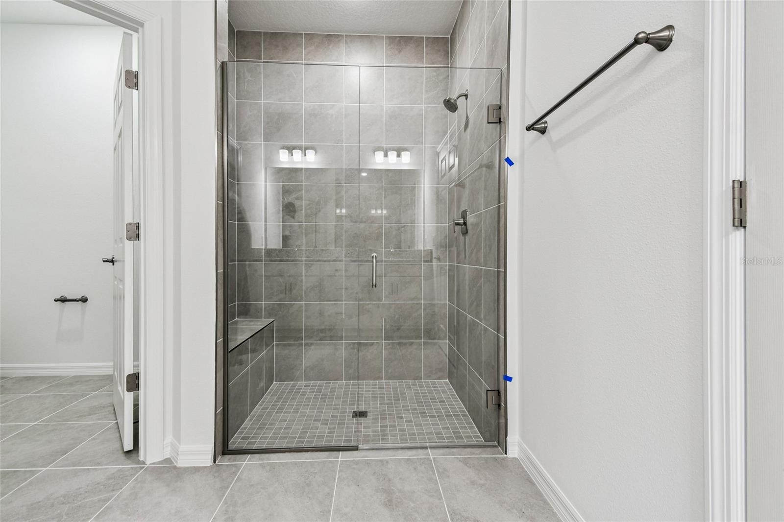 SWEETWATER VILLAS AT LAKEWOOD RANCH - Residential