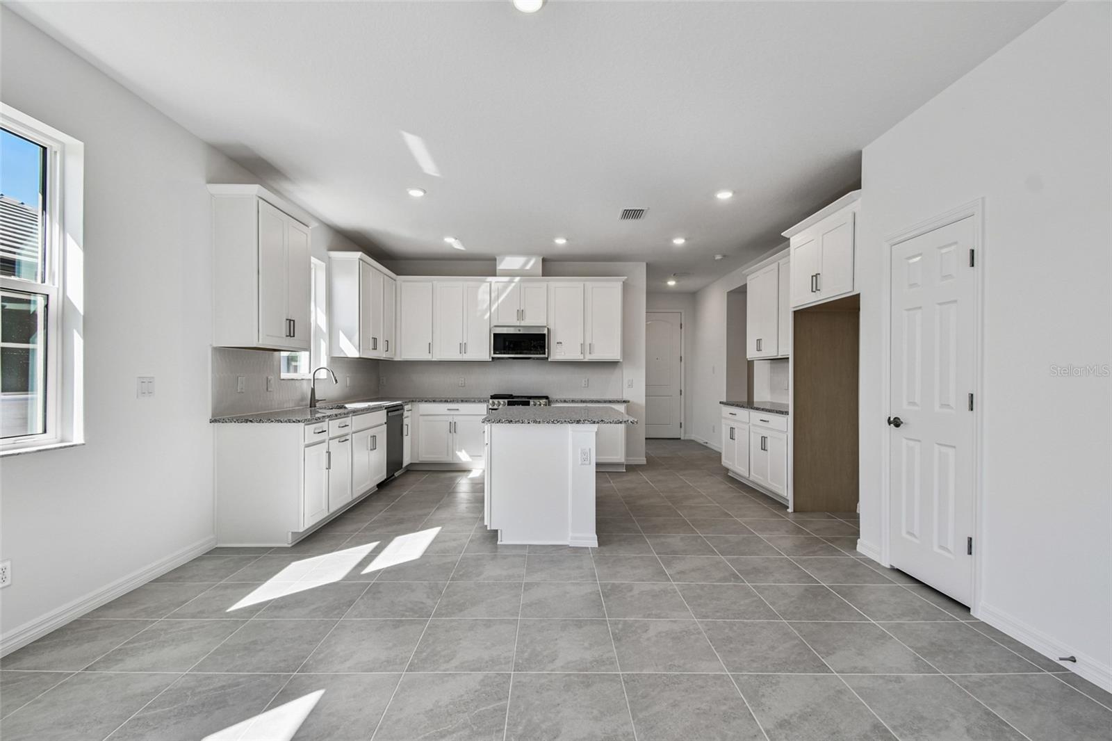 SWEETWATER VILLAS AT LAKEWOOD RANCH - Residential