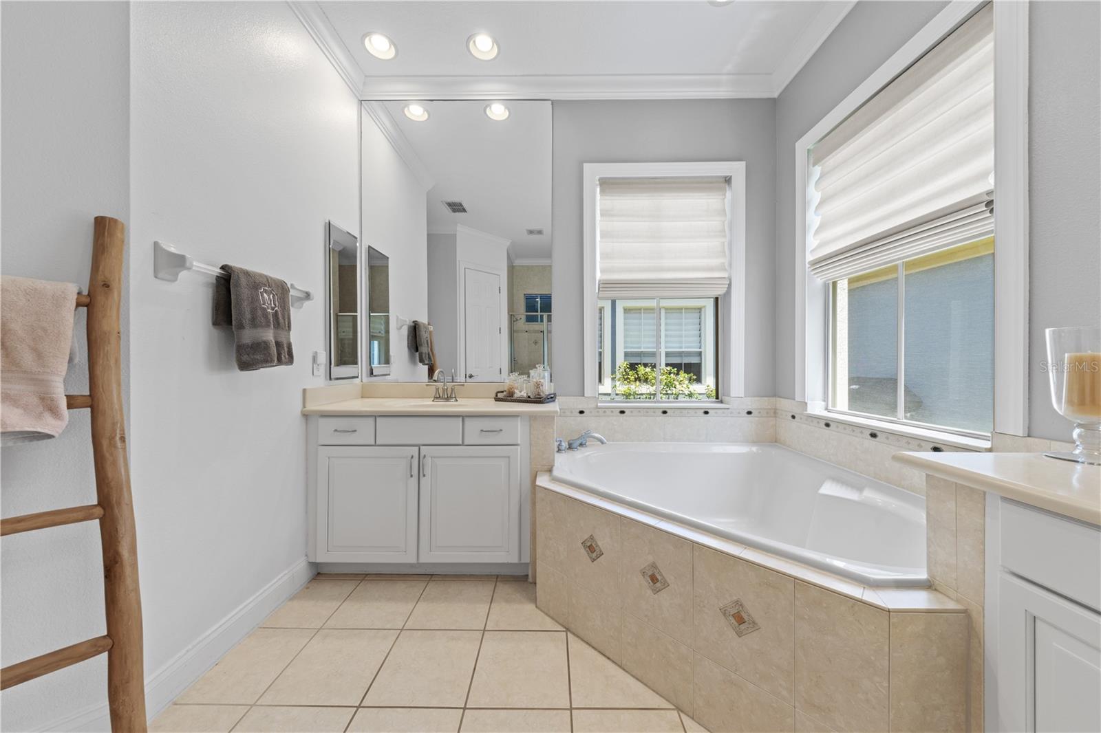 KEENES POINTE - Residential