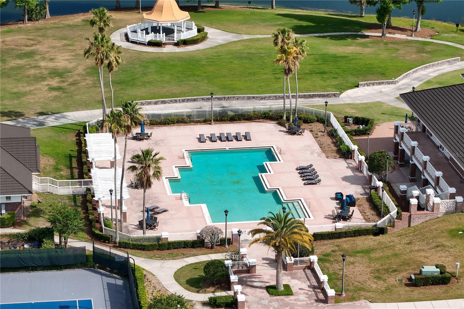 KEENES POINTE - Residential