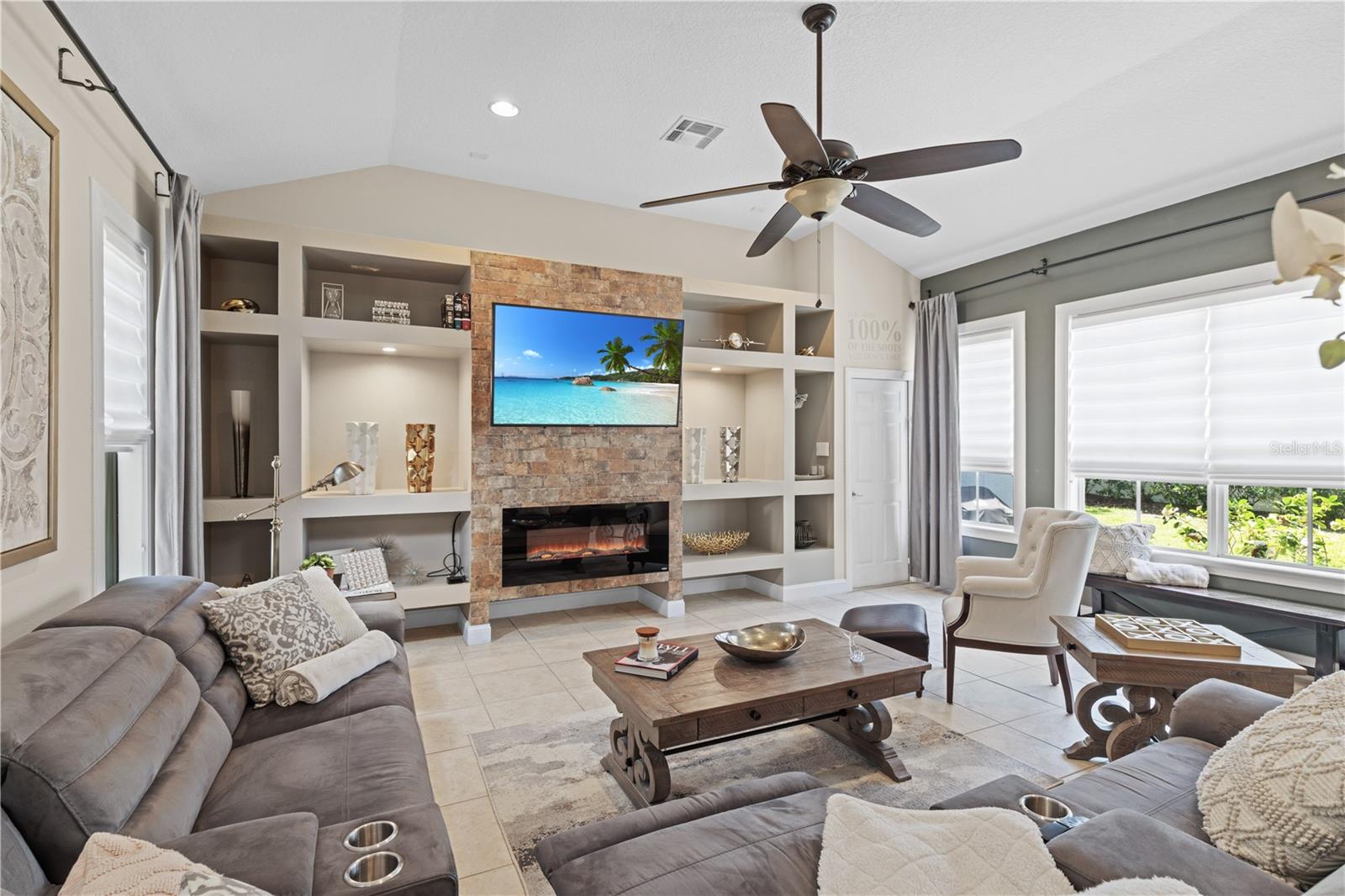 KEENES POINTE - Residential