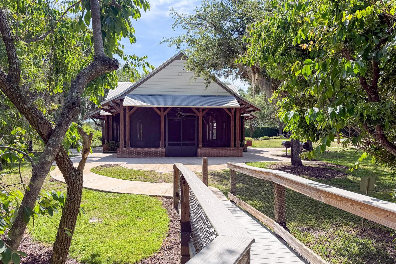 KEENES POINTE - Residential