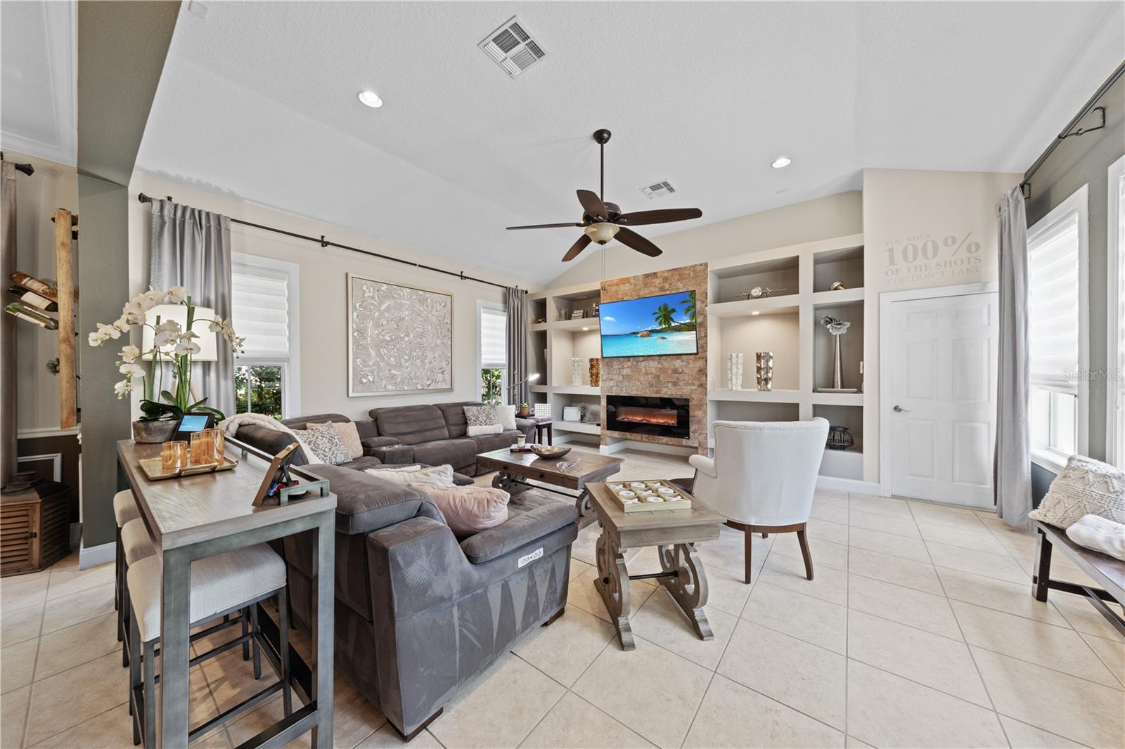 KEENES POINTE - Residential