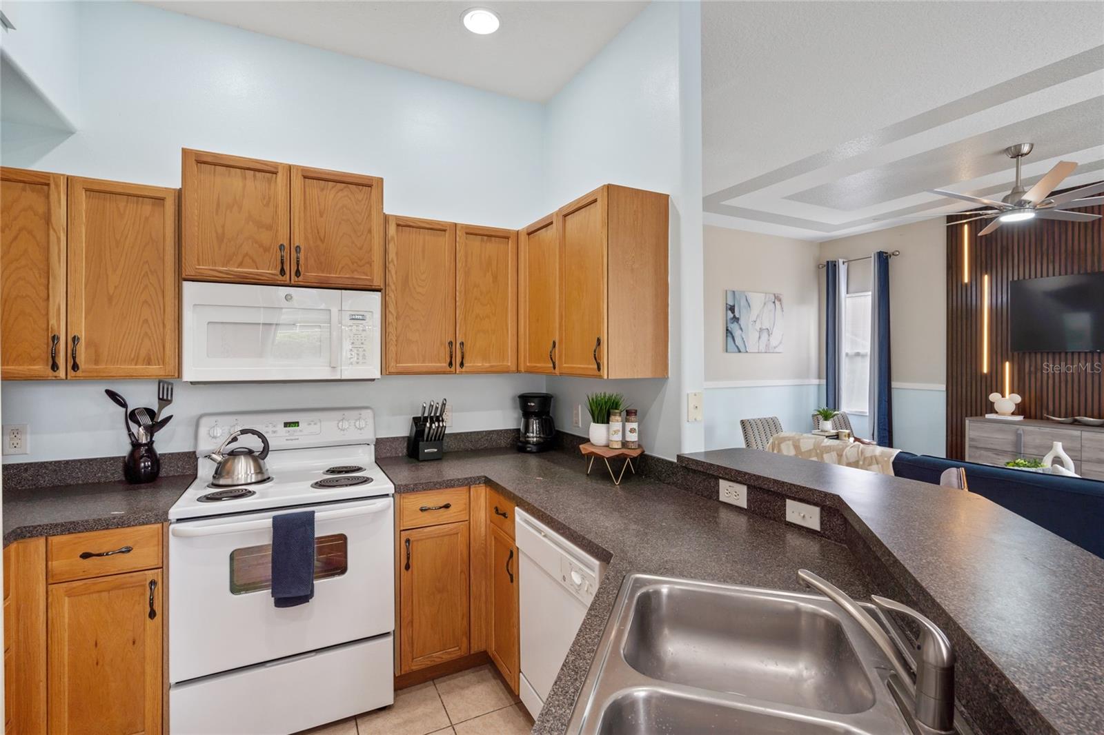 TUSCAN HILLS - Residential Lease