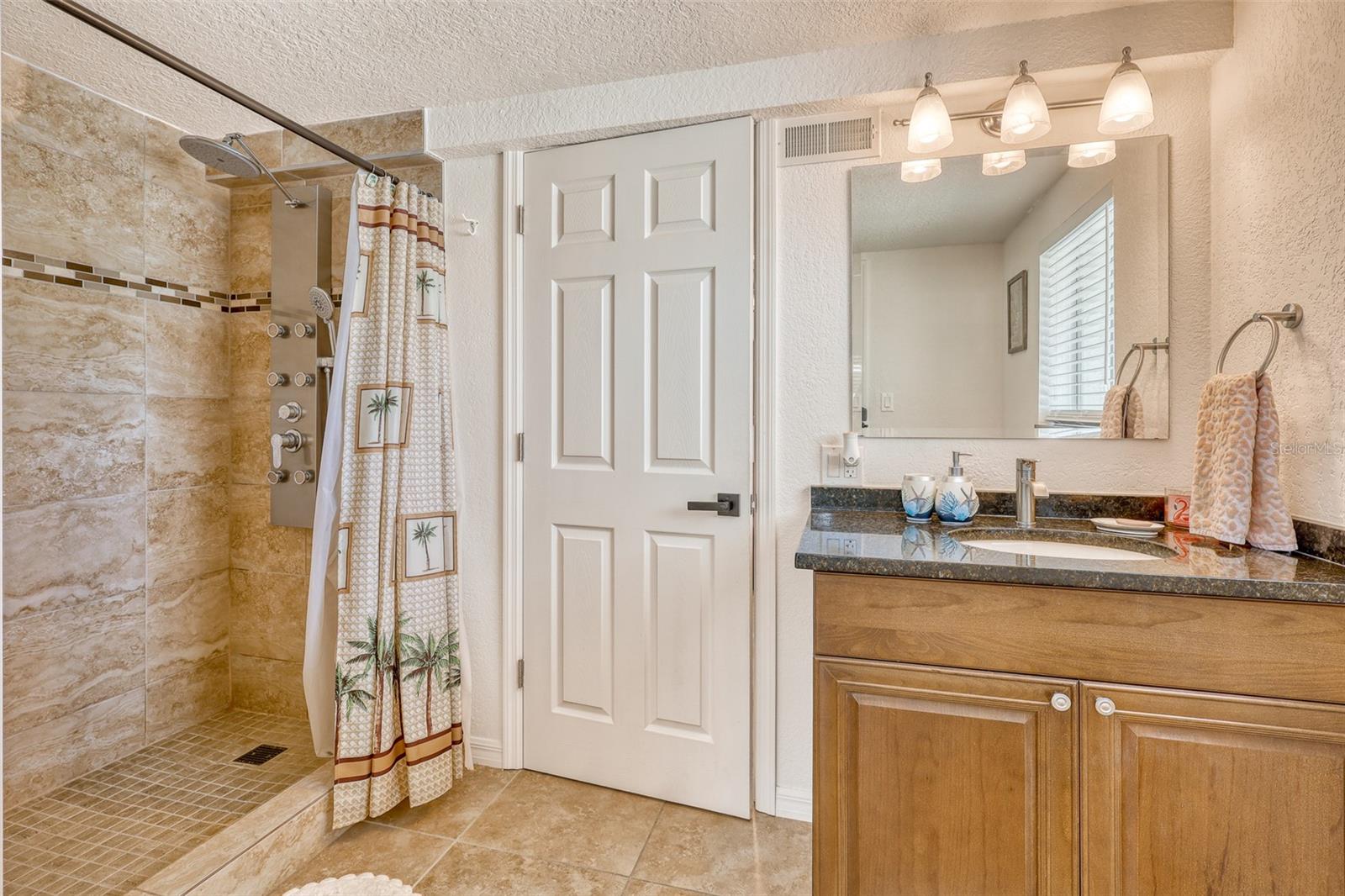 SOUTH GATE - Residential