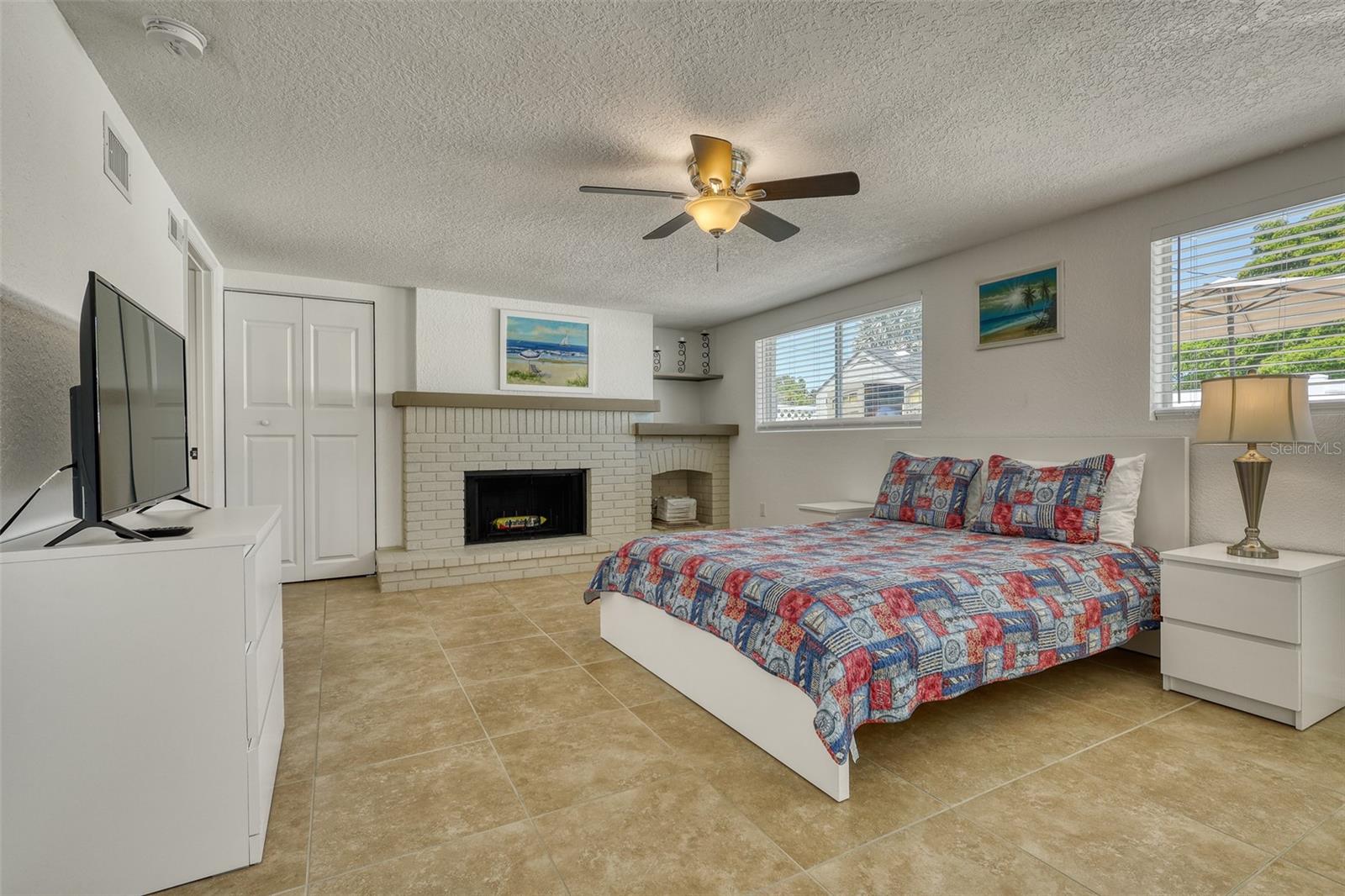 SOUTH GATE - Residential