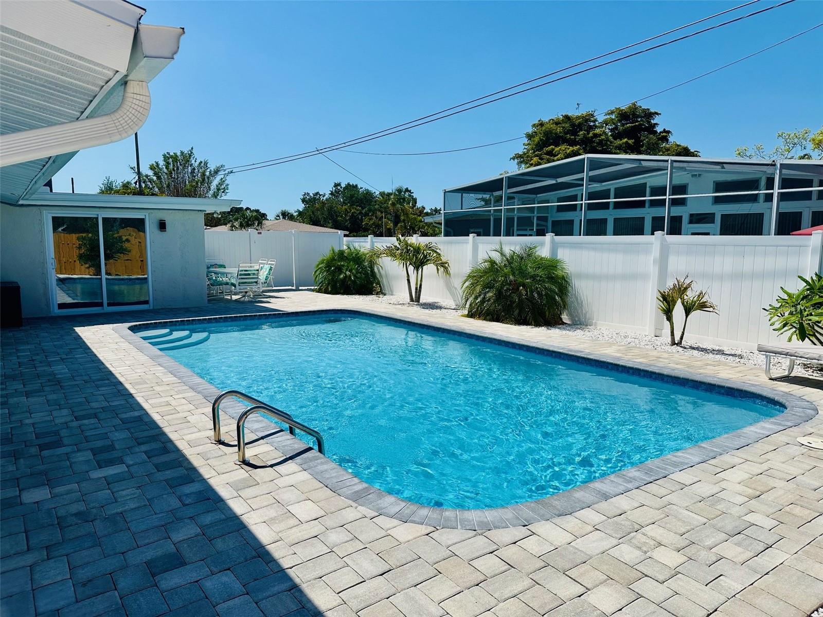 SOUTH GATE - Residential