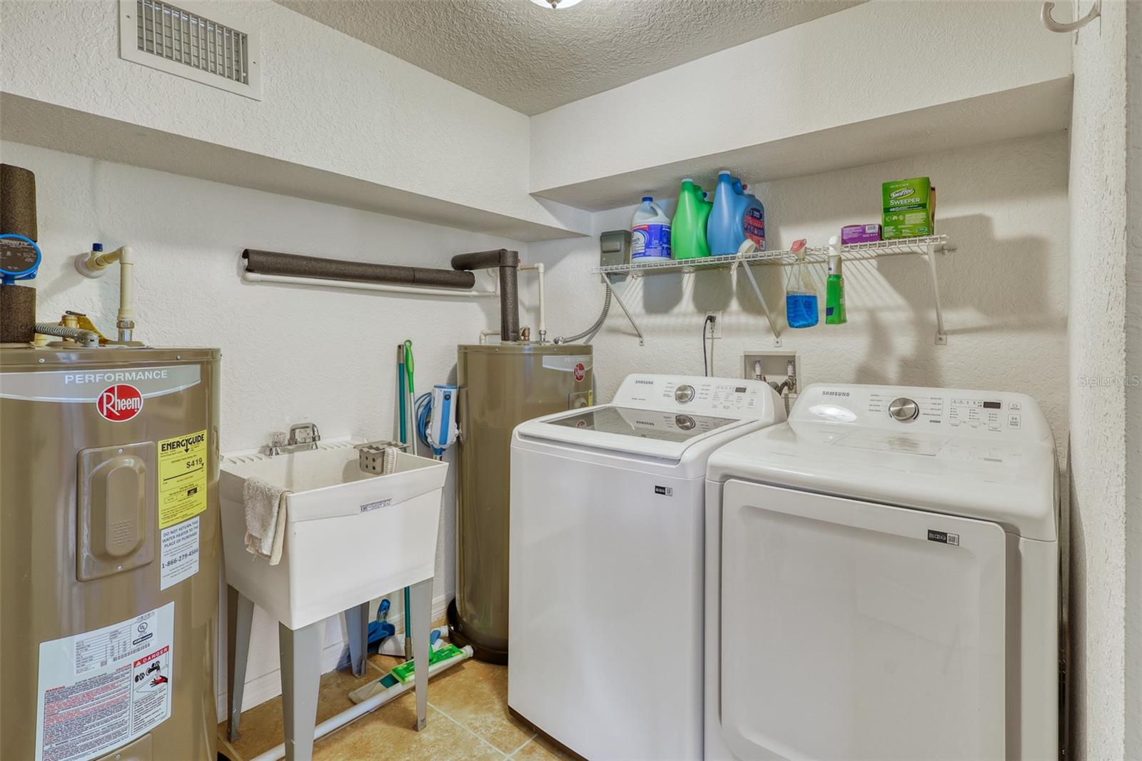 SOUTH GATE - Residential