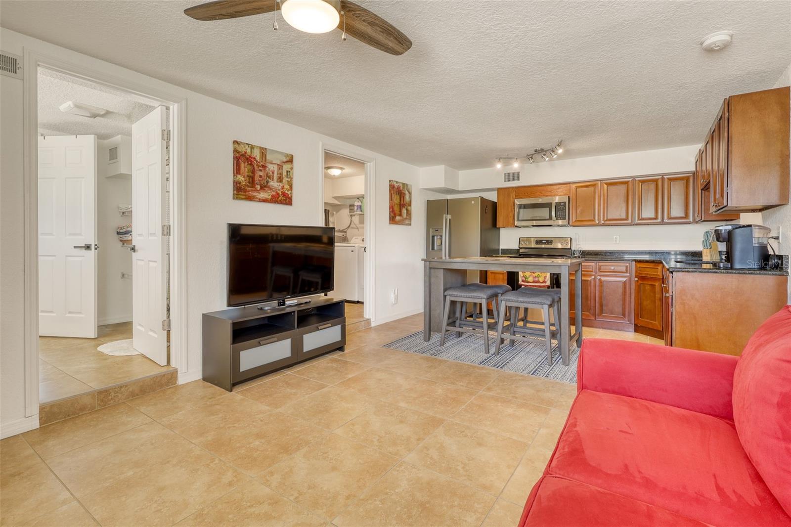 SOUTH GATE - Residential