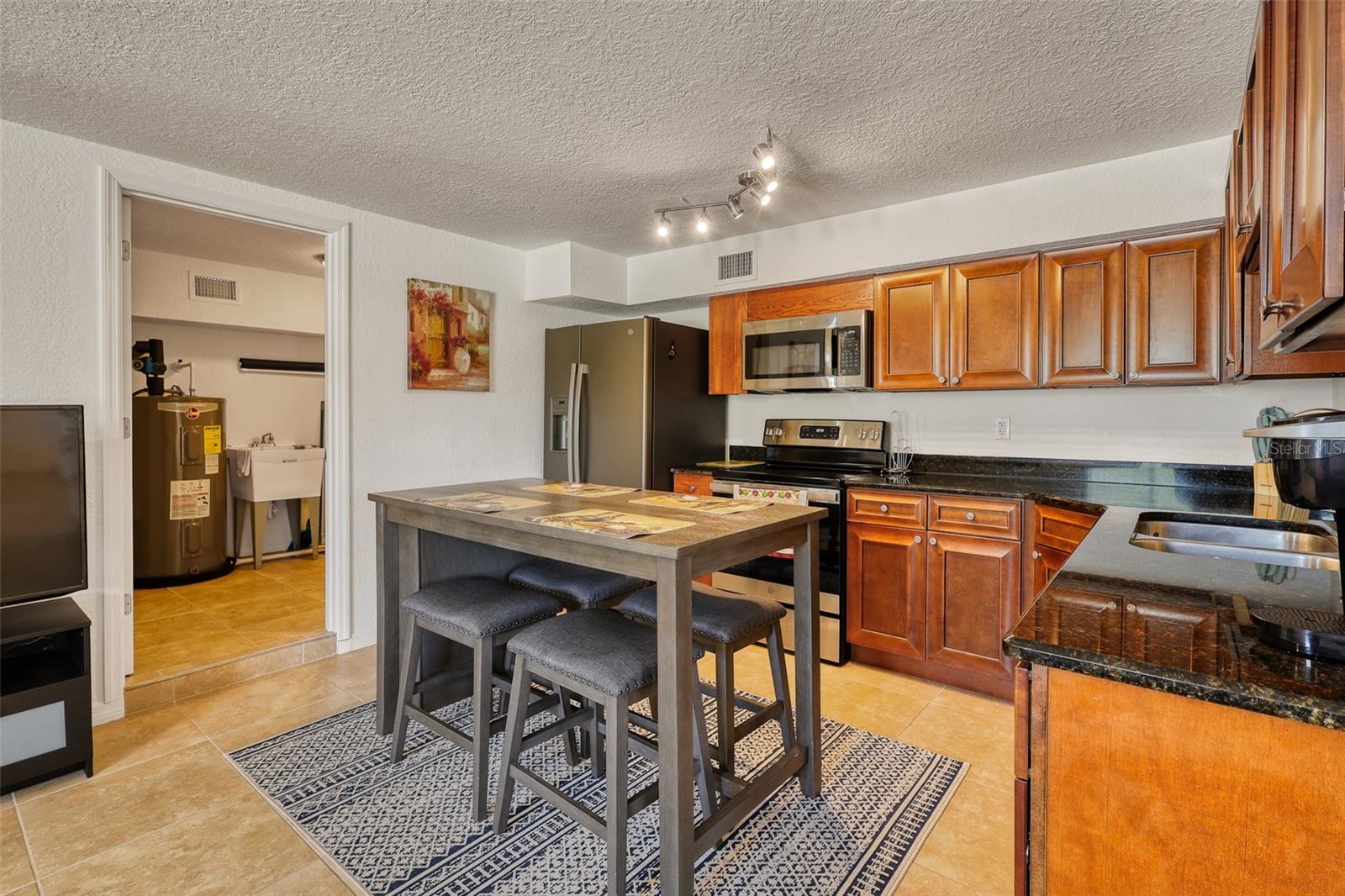 SOUTH GATE - Residential