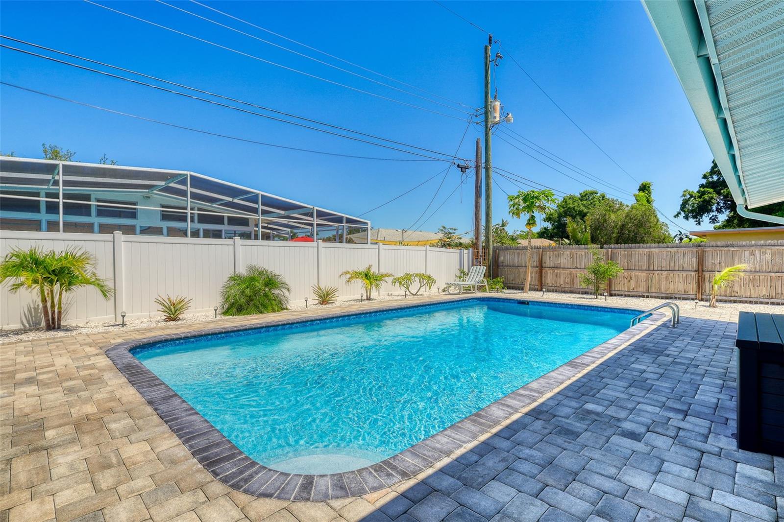 SOUTH GATE - Residential