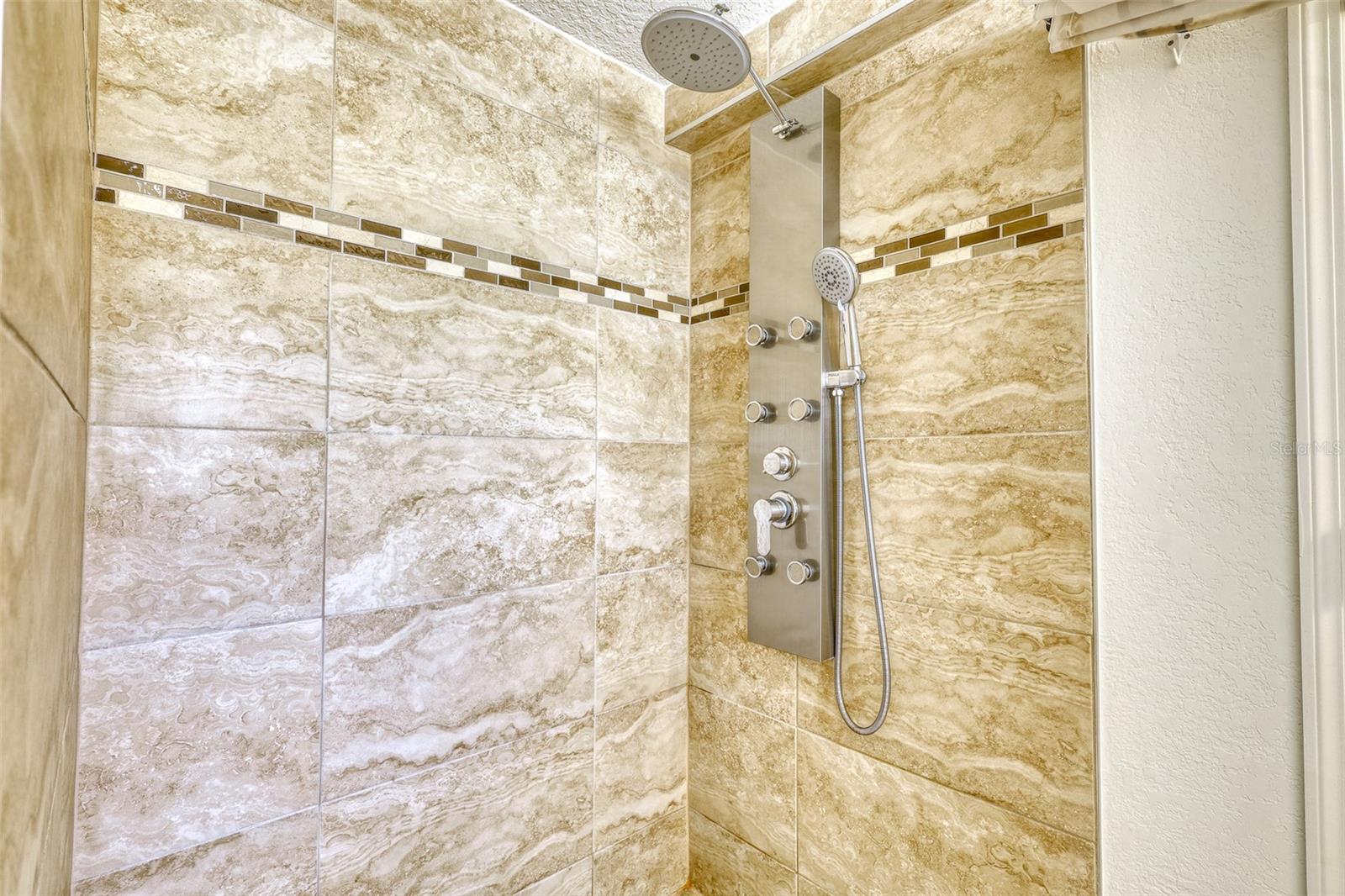 SOUTH GATE - Residential