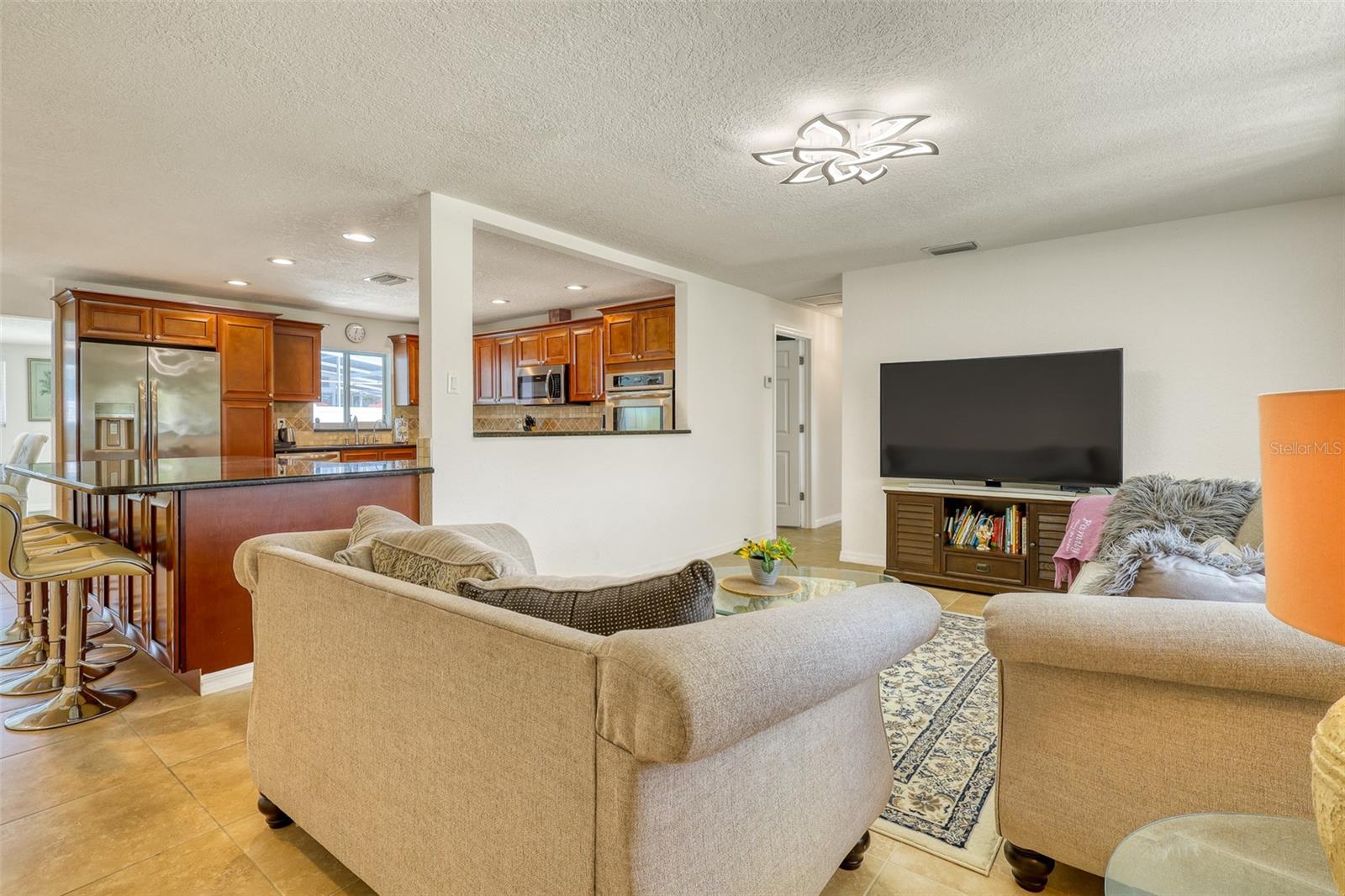 SOUTH GATE - Residential