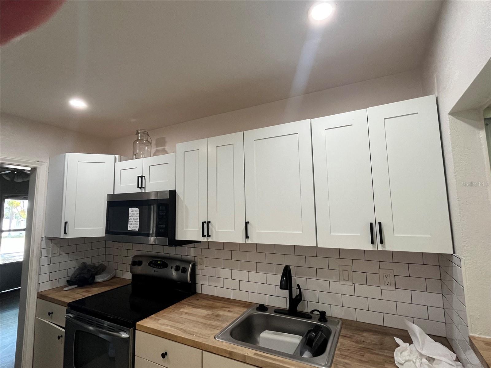 EDGEWATER ESTS UNIT 5 - Residential Lease