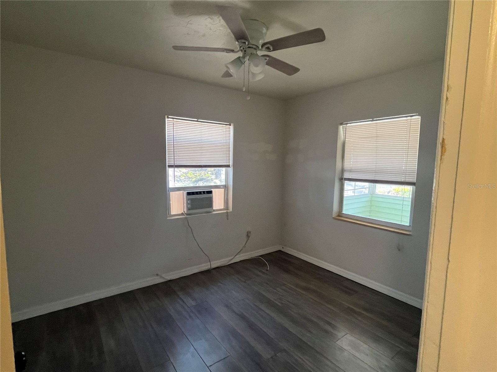 EDGEWATER ESTS UNIT 5 - Residential Lease