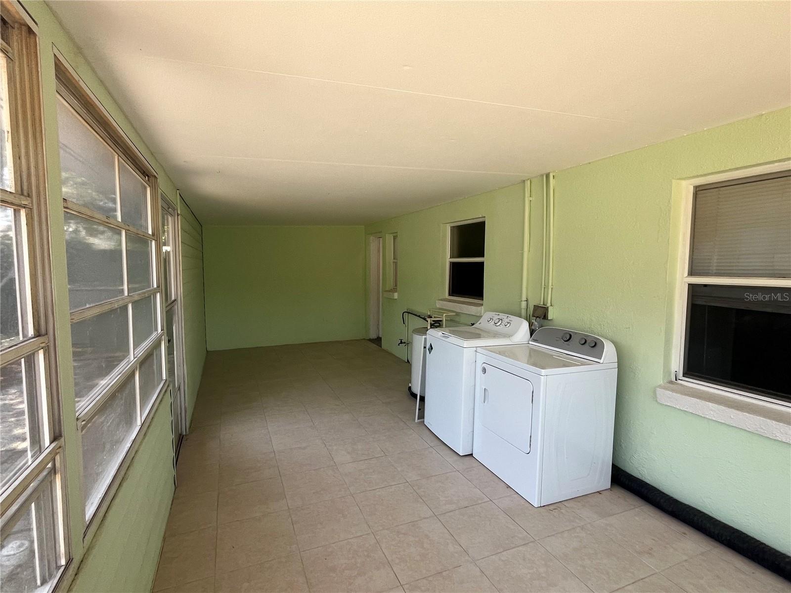 EDGEWATER ESTS UNIT 5 - Residential Lease