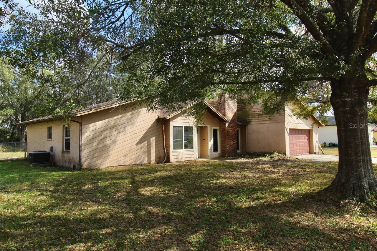 IMPERIAL LAKES - Residential