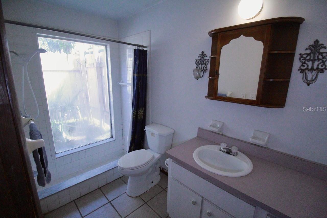 IMPERIAL LAKES - Residential