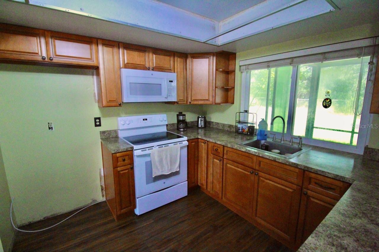 IMPERIAL LAKES - Residential