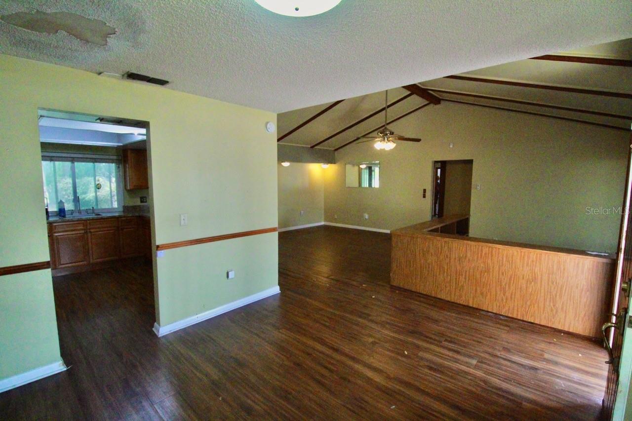 IMPERIAL LAKES - Residential