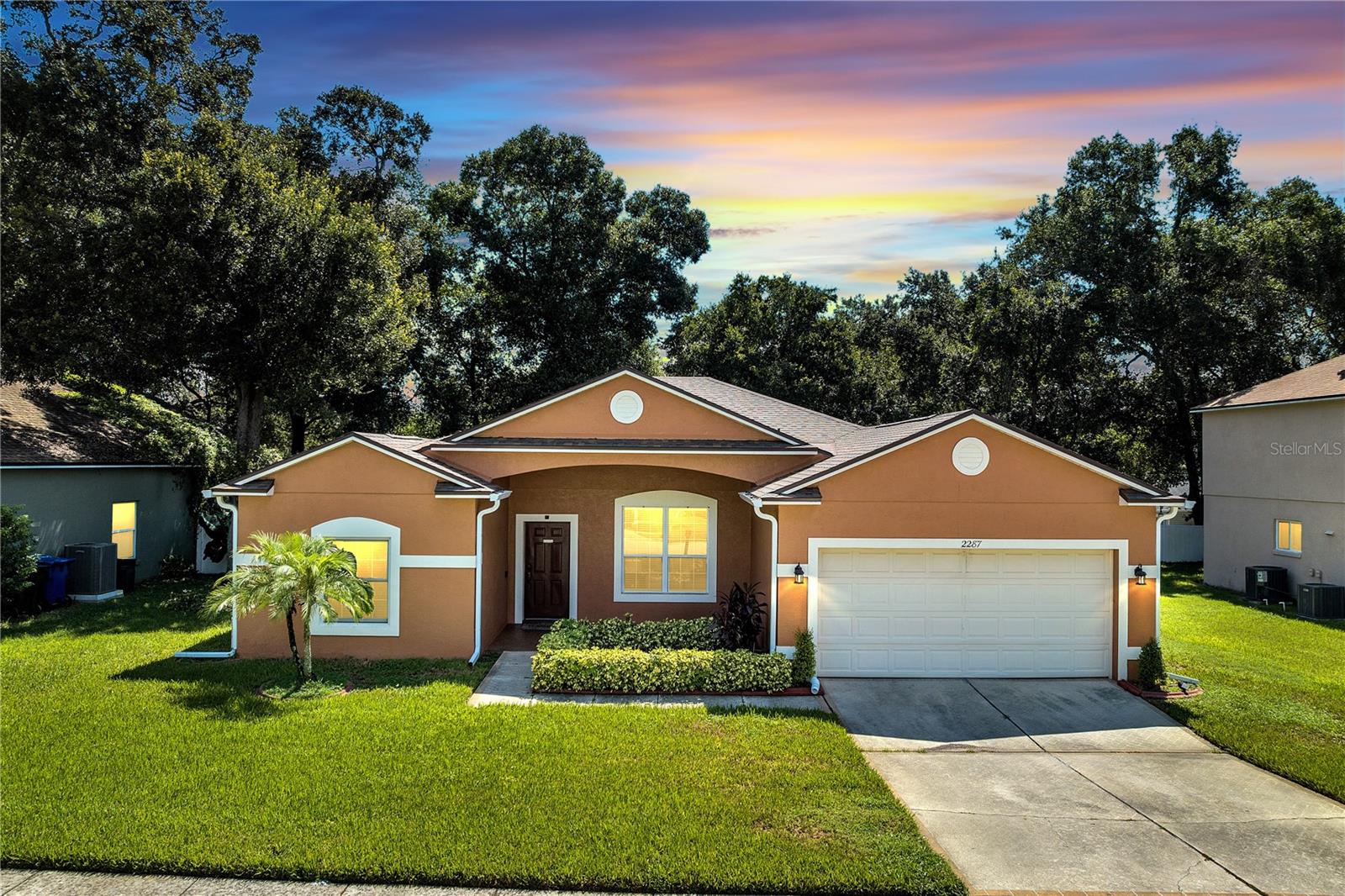 Welcome to your dream home in the heart of Ocoee! This spacious one-story Remington Oaks beauty offers a popular open floor plan with generous room sizes and a layout that’s both functional and stylish. Featuring 4 bedrooms, 2 bathrooms, and a versatile design, this move-in-ready home should be at the top of your buyer’s list.
Inside, you’re welcomed by a formal living and dining room at the entry, which flows into the huge family room and open kitchen. The kitchen has everything you need granite countertops, island, tile backsplash, spacious pantry, plenty of cabinet space, a breakfast bar, and a cozy nook for everyday meals.
The three -way split bedroom layout gives everyone their space. The owner’s suite has sliding doors to the patio, plus a bathroom with dual sinks, a garden tub, and a separate shower. Two more additional bedrooms share a bath, while the 4th bedroom right off the entry makes the perfect office, den, or guest room. Step outside to a the large covered lanai with brick pavers, inground hot tub, and fully fenced backyard perfect for relaxing or entertaining. The lanai is easily accessible through the master bedroom, living room, and kitchen areas. Recent updates include an outlet designed for a generator with connection to the breaker panel for easy backup power, a new roof and gutters (8/2025), HVAC (2024), and new windows (2023), giving you peace of mind for years to come. Community amenities include a pool and playground, while nearby Prairie Lake Park offers fishing, basketball, volleyball, disc golf, playgrounds, open fields, and a rental pavilion.
This home has it all space, style, updates, and a great location. Don’t miss your chance to make it yours!