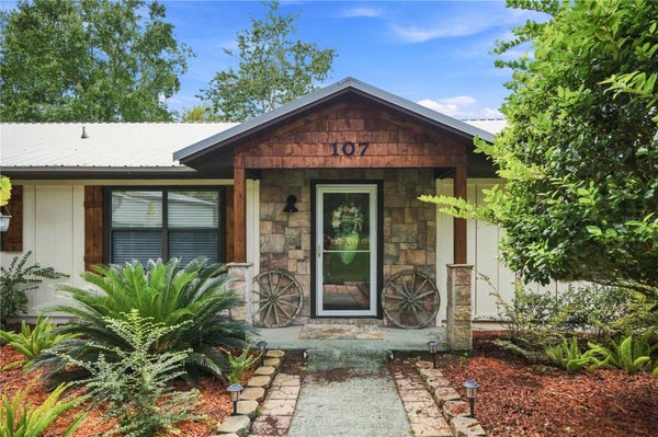 107 CHURCH LAKE DR, INTERLACHEN, FL 32148 - Image 1239aaad2e3fa4fbbf93fc1ffff82c74/1585021967