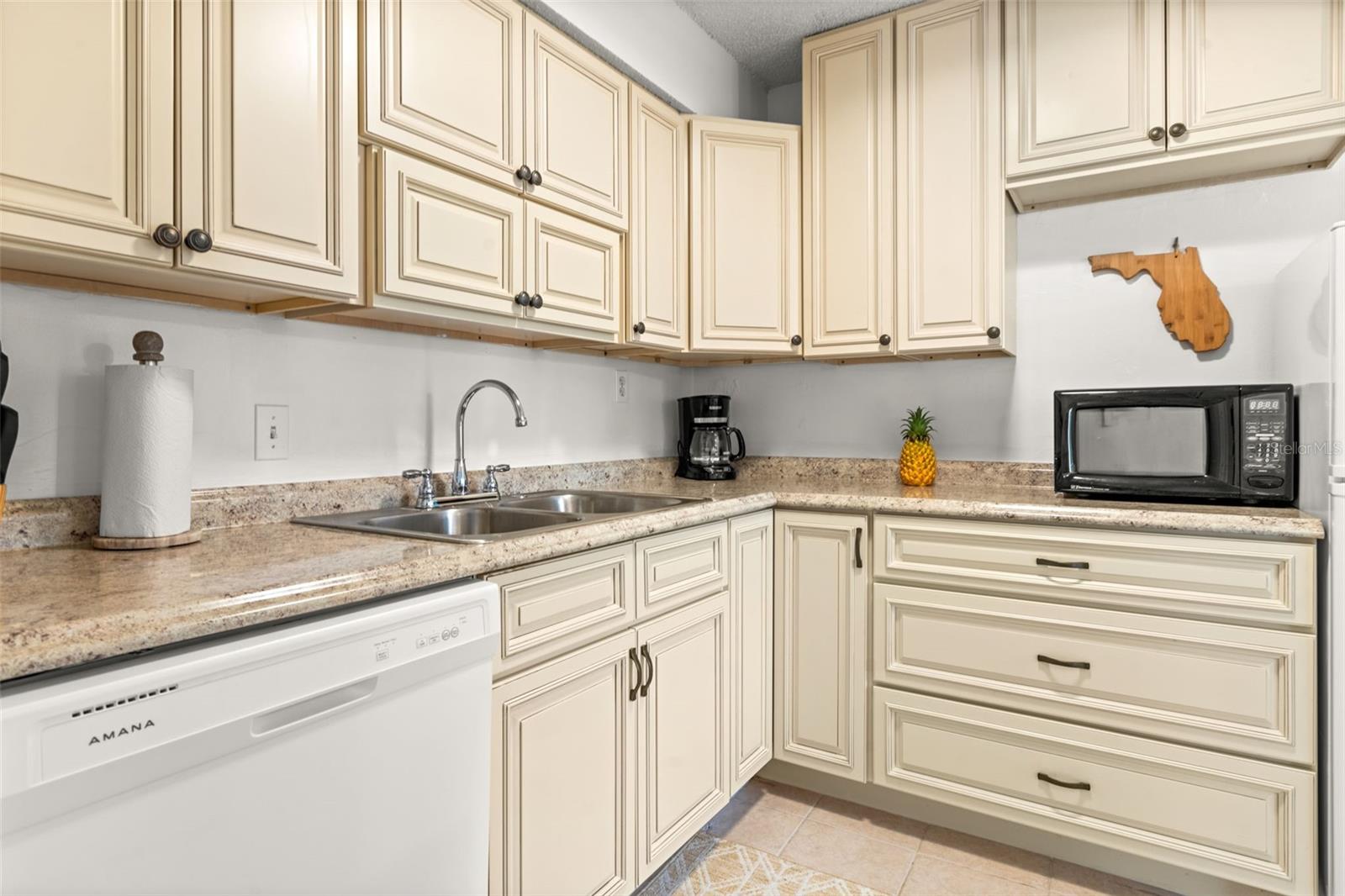 WOODSIDE VILLAGE CONDO - Residential