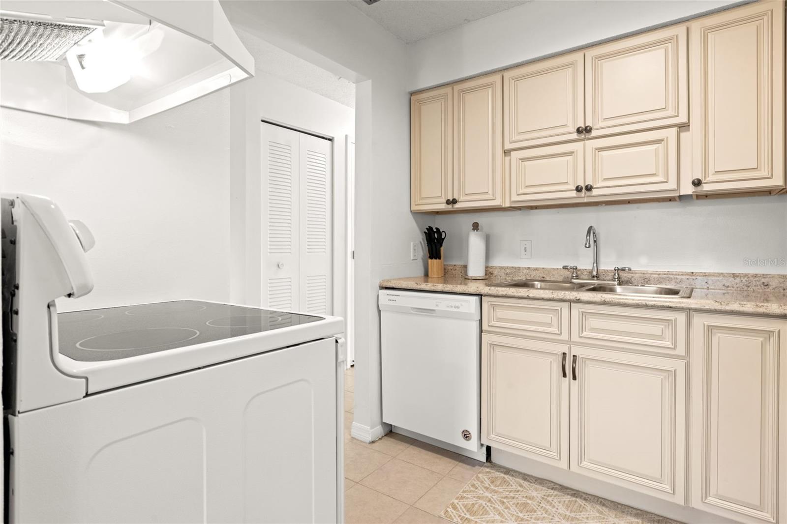 WOODSIDE VILLAGE CONDO - Residential