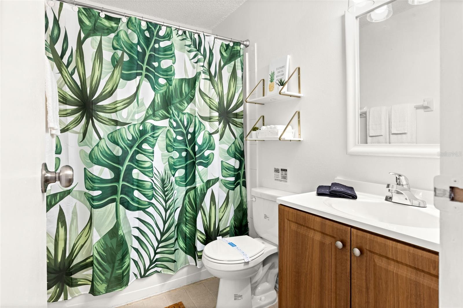 WOODSIDE VILLAGE CONDO - Residential