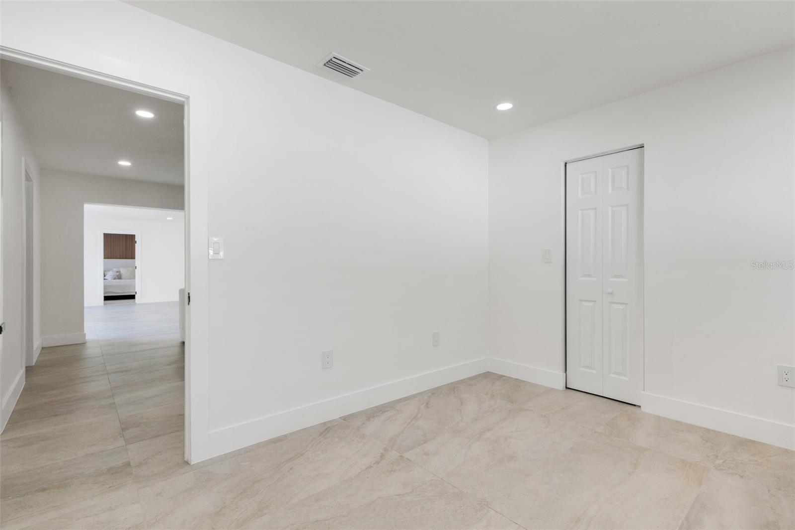 GULF & BAY ESTATES BLOCKS 1A, 1 & 2 - Residential