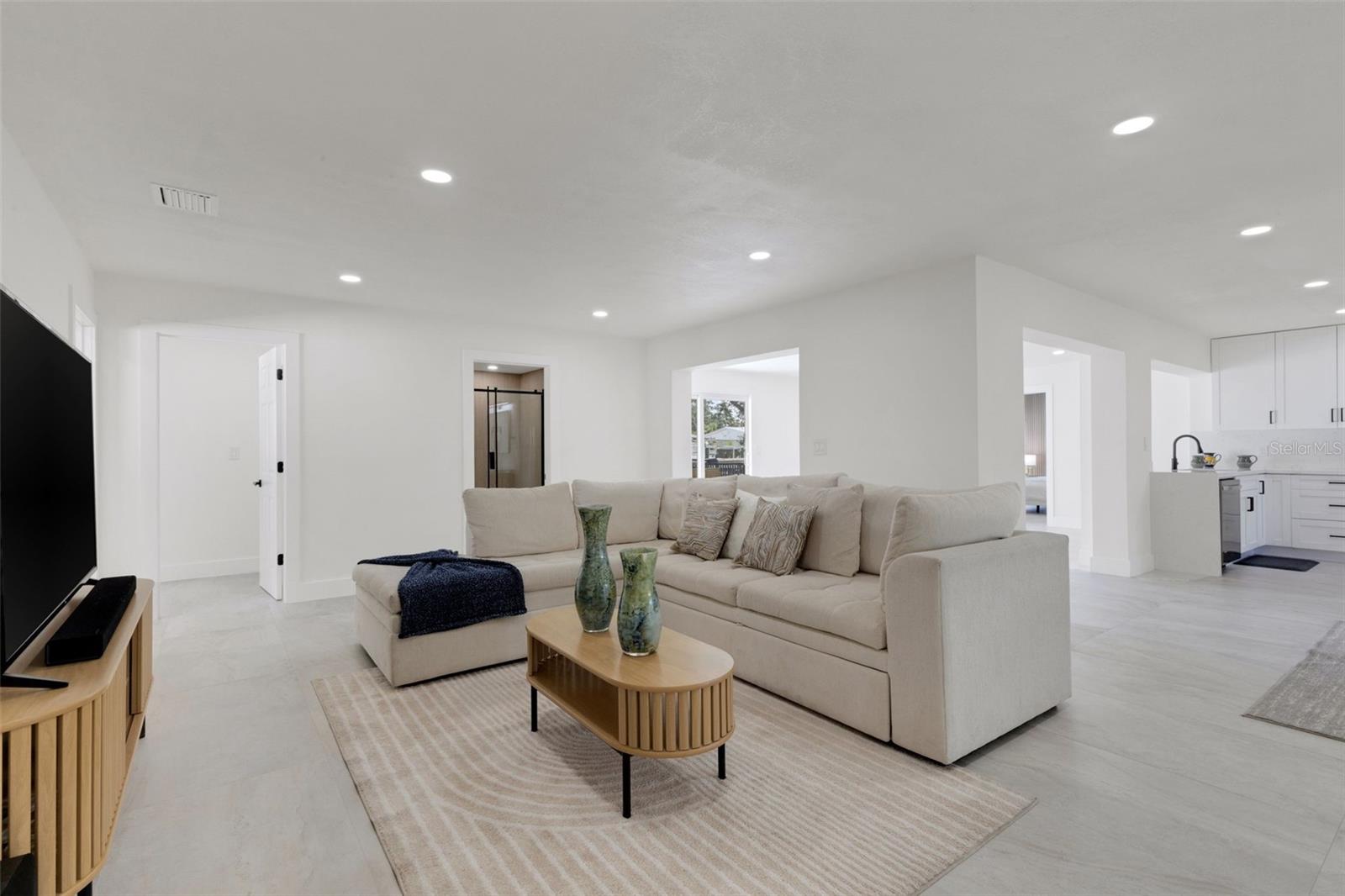 GULF & BAY ESTATES BLOCKS 1A, 1 & 2 - Residential