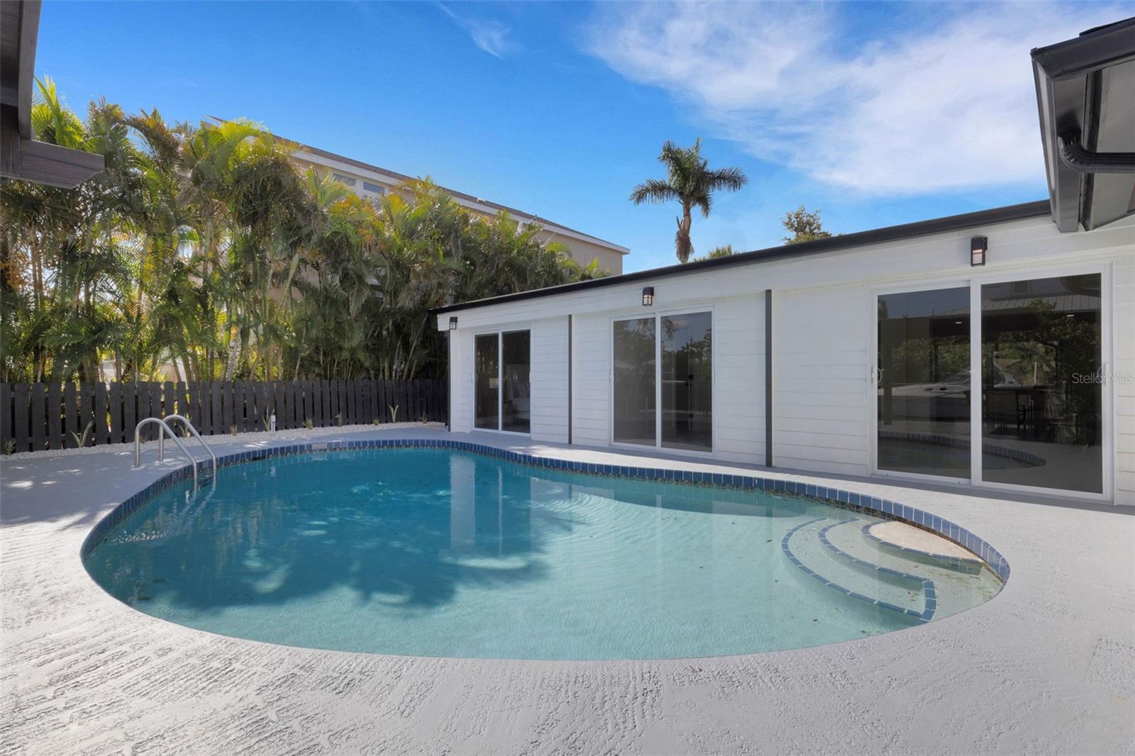 GULF & BAY ESTATES BLOCKS 1A, 1 & 2 - Residential
