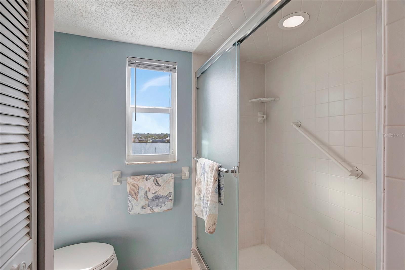 TREASURE ISLAND TENNIS & YACHT CLUB - Residential Lease