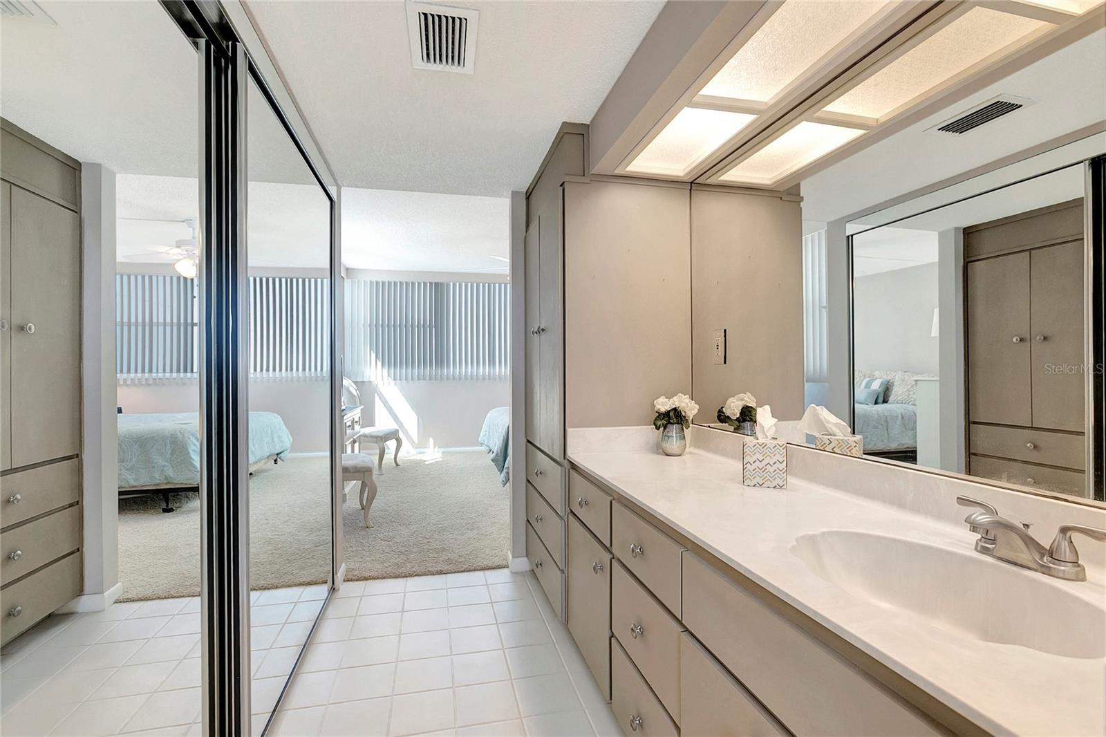 TREASURE ISLAND TENNIS & YACHT CLUB - Residential Lease