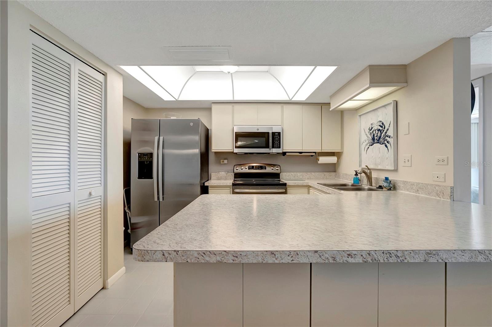 TREASURE ISLAND TENNIS & YACHT CLUB - Residential Lease