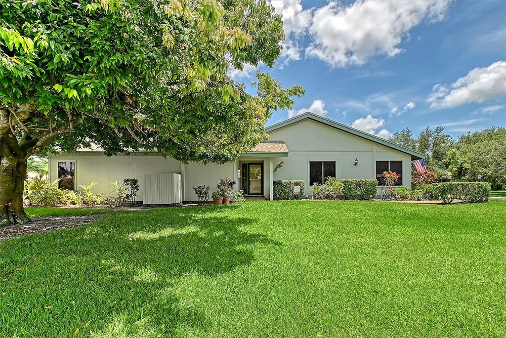 Photo of 4609 Pine Green Trail #4609, Sarasota, FL 34241 (MLS # A4658723)