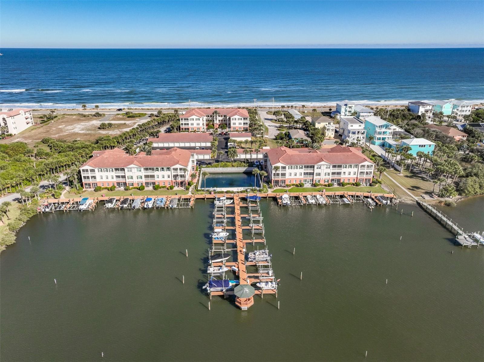 MARINA BAY CONDO PH 1 - Residential