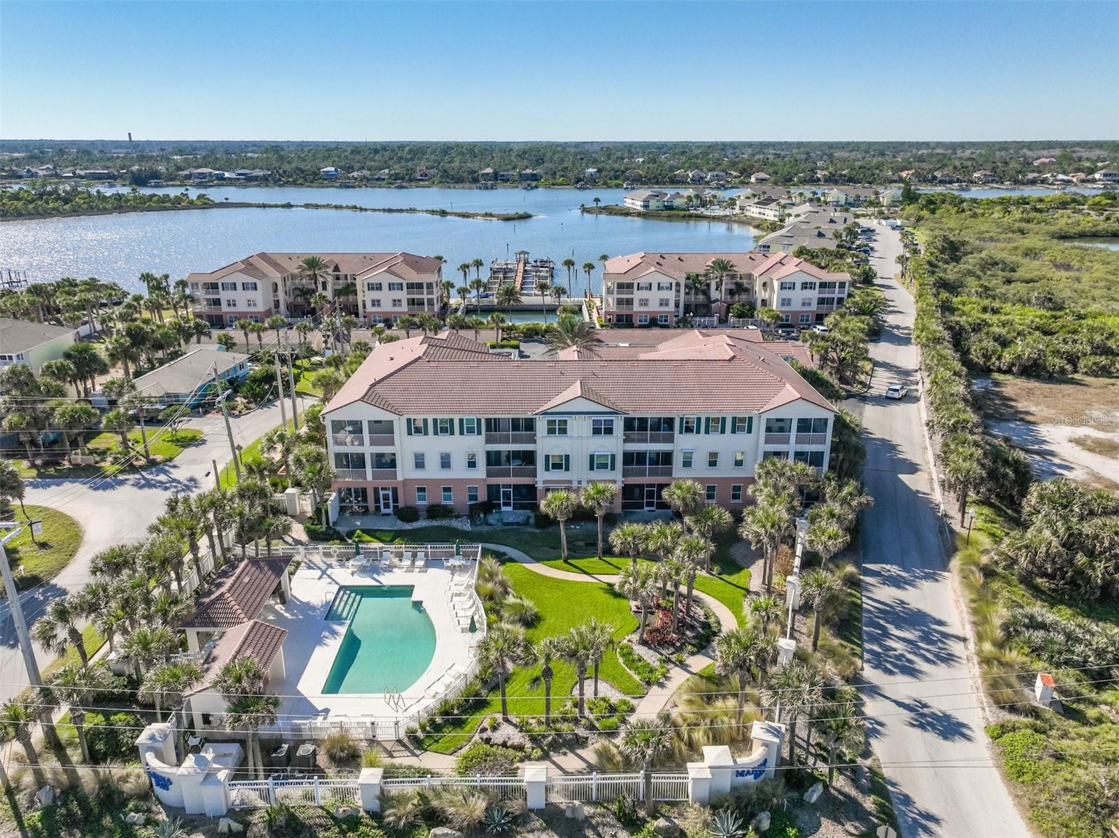 MARINA BAY CONDO PH 1 - Residential