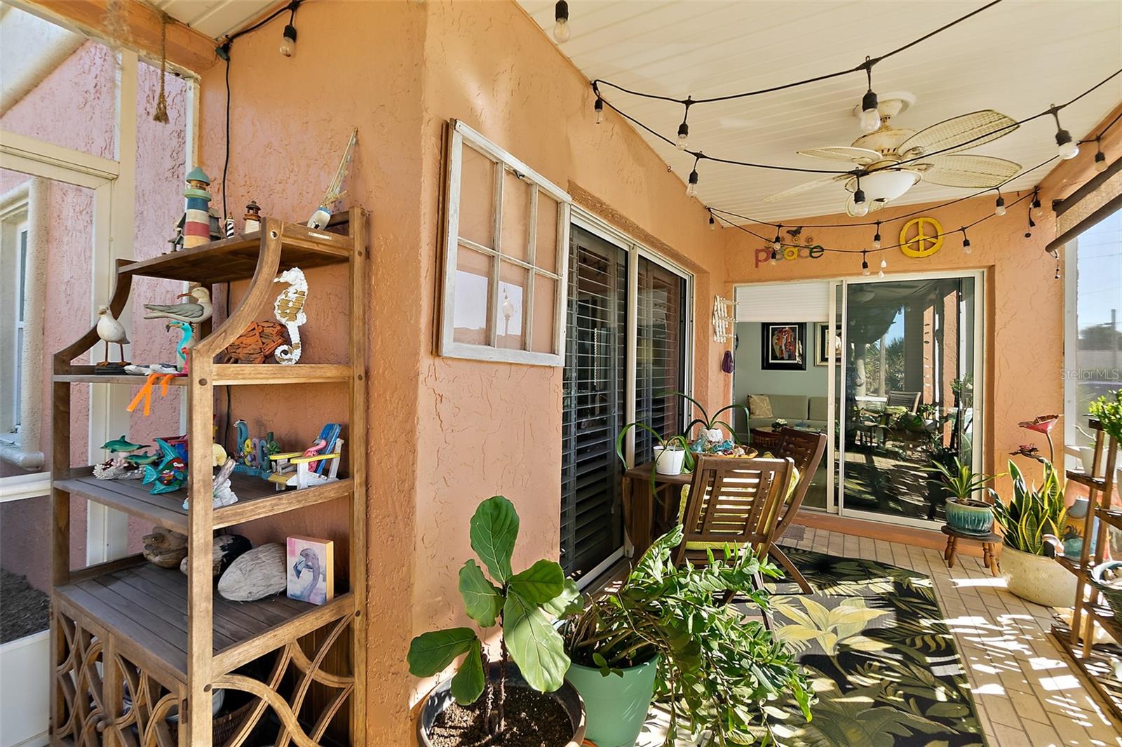 MARINA BAY CONDO PH 1 - Residential