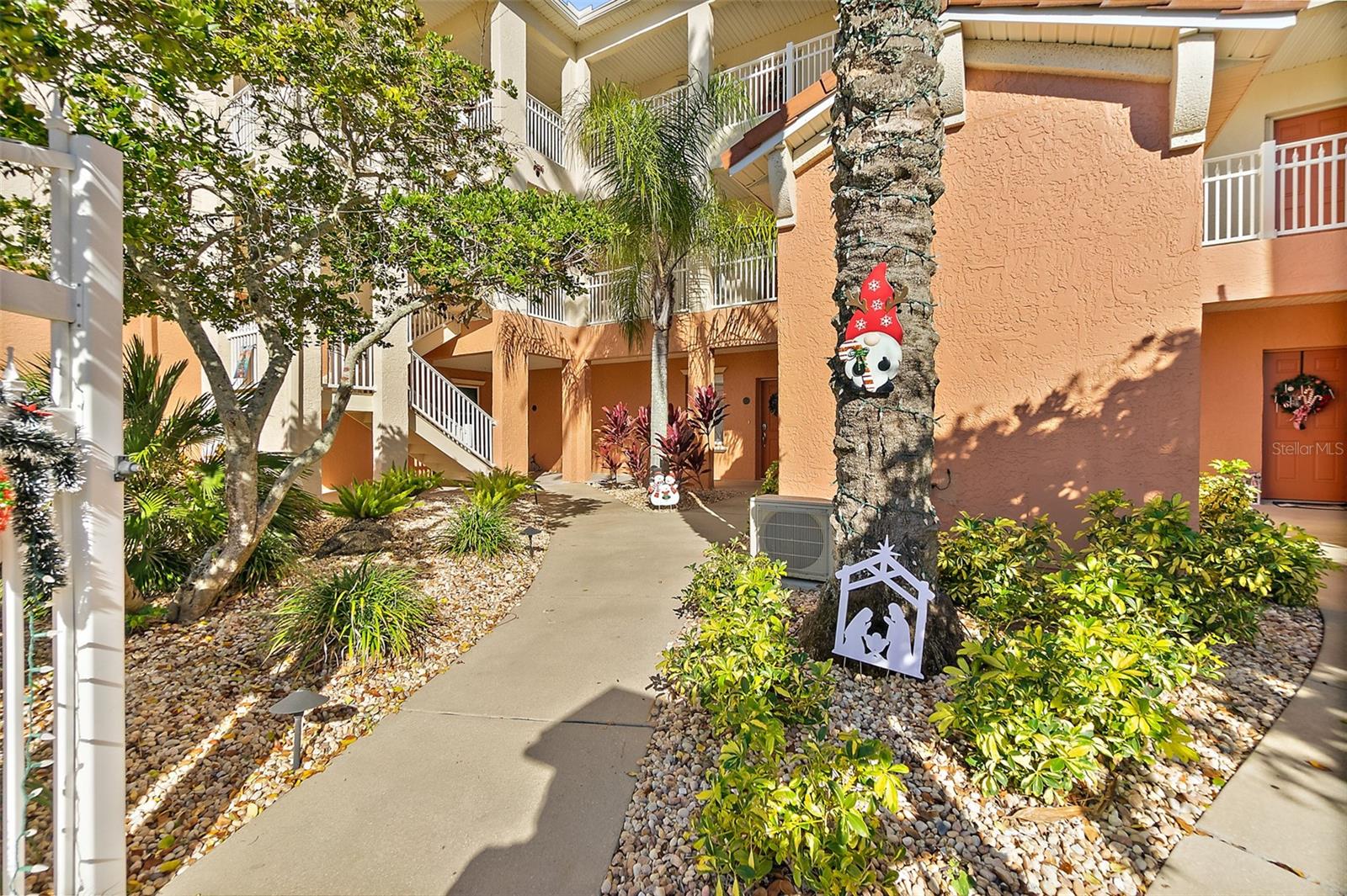 MARINA BAY CONDO PH 1 - Residential