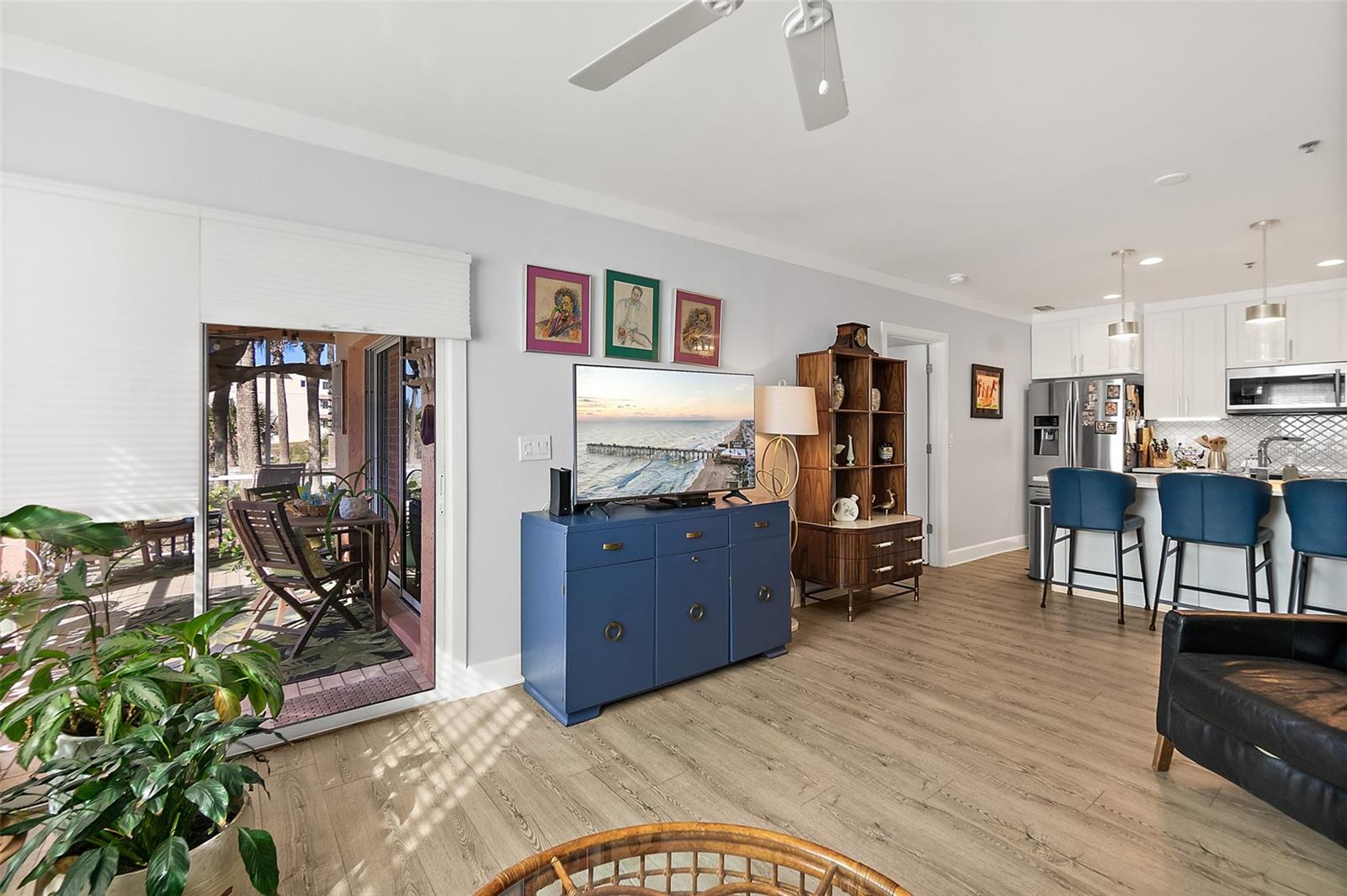 MARINA BAY CONDO PH 1 - Residential