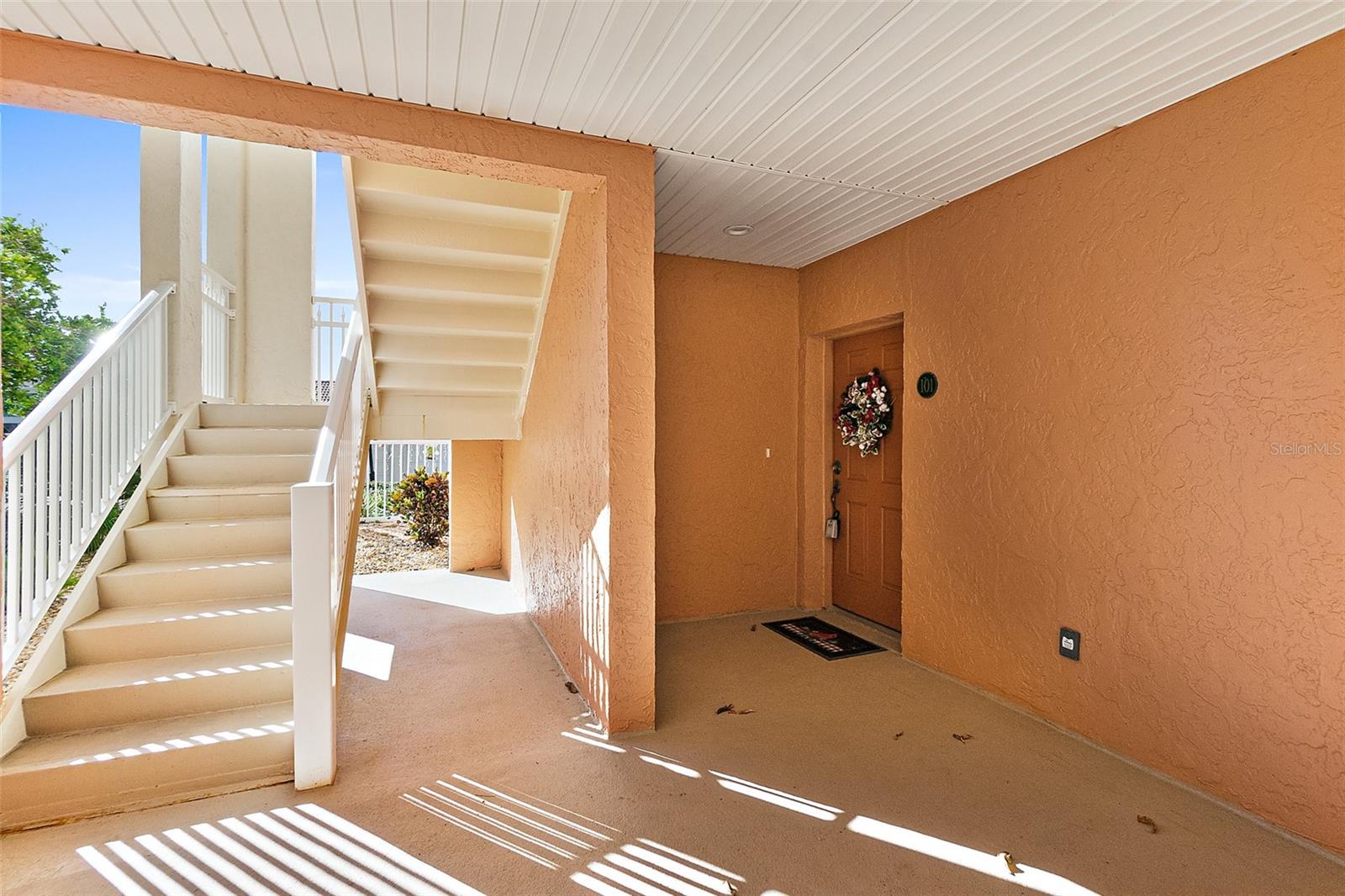 MARINA BAY CONDO PH 1 - Residential