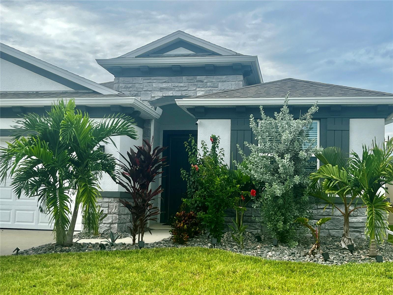 ONE FREE MONTH RENT! Available on a signed lease before October 1st,2025 for the month of NOVEMBER 2025 ONLY! Welcome to this STUNNING 4 BEDROOM, 2.5 in APOLLO BEACH, offering the perfect blend of MODERN DESIGN and CONTEMPORARY COMFORTS. Perfectly positioned, this property provides EASY ACCESS TO MAJOR HIGHWAYS, making commuting into Tampa or surrounding areas smooth and convenient. Just 5 minutes from Apollo Beach and the EJ Simons Center, and only 25 minutes to Tampa, the location balances tranquility with accessibility.
Step inside to find OPEN-CONCEPT LIVING SPACES bathed in NATURAL LIGHT, creating an airy and inviting environment. The GOURMET KITCHEN is a true centerpiece, boasting sleek stone countertops, stainless steel appliances, and abundant cabinetry to make both everyday cooking and special occasions a breeze. The kitchen flows seamlessly into the spacious living area—ideal for entertaining guests or enjoying cozy evenings at home.
The PRIMARY SUITE serves as a private retreat, complete with double walk-in closets for ample storage and a luxurious ensuite bathroom featuring a soaking tub, dual sinks, and a separate shower. Three additional bedrooms on the opposite wing of the home provide versatility for family, guests, or even a dedicated home office, each offering plenty of natural light and comfort.
Enjoy Florida living to the fullest with the NEWLY SCREENED LANAI, a perfect extension of the living space, ideal for morning coffee or evening relaxation. Beyond the lanai, the FENCED BACKYARD WITH CONSERVATION VIEWS offers both privacy and a serene backdrop of natural beauty. A brand-new fence enhances security.
This home is thoughtfully upgraded with NEW BLINDS THROUGHOUT, a wired Frontier internet connection for high-speed work or streaming, and an AC maintenance plan ensuring year-round comfort. Pest control is included, giving you peace of mind.
This home combines STYLE, FUNCTION, AND LOCATION—a rare rental opportunity in Apollo Beach that won’t last long. Schedule your showing today!