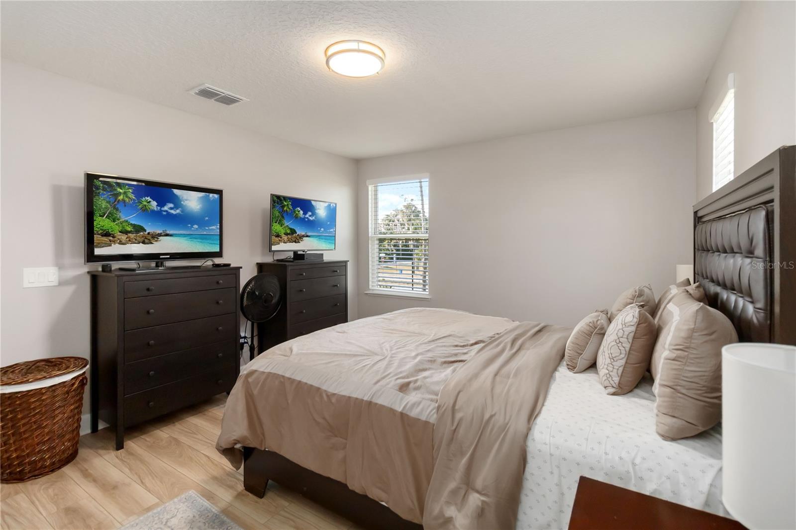 RIVERSIDE OAKS PH 1 - Residential