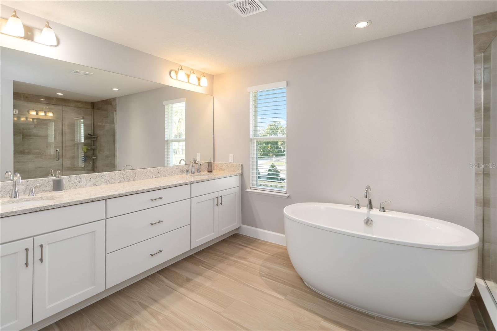 RIVERSIDE OAKS PH 1 - Residential