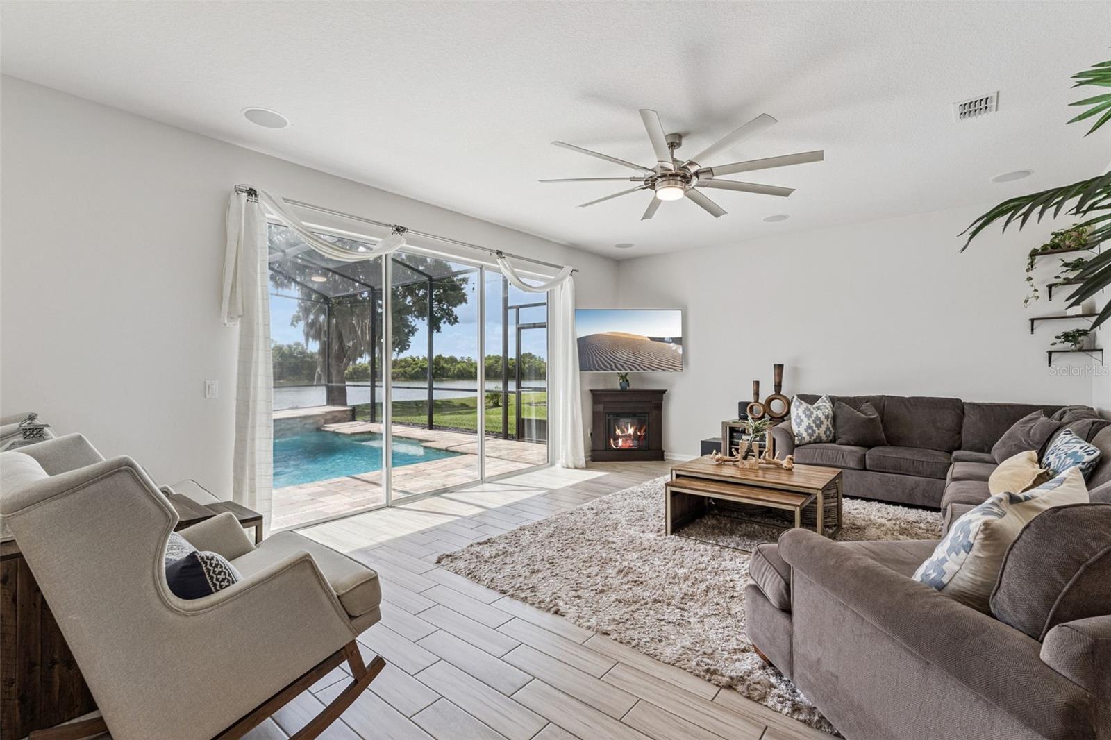 HICKORY HAMMOCK - Residential